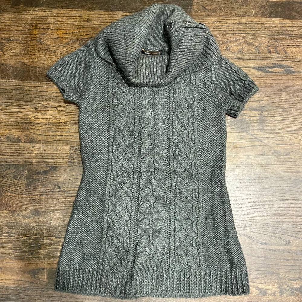 Like new small grey BCBG short sleeve long sweater. Turtle neck with buttons.